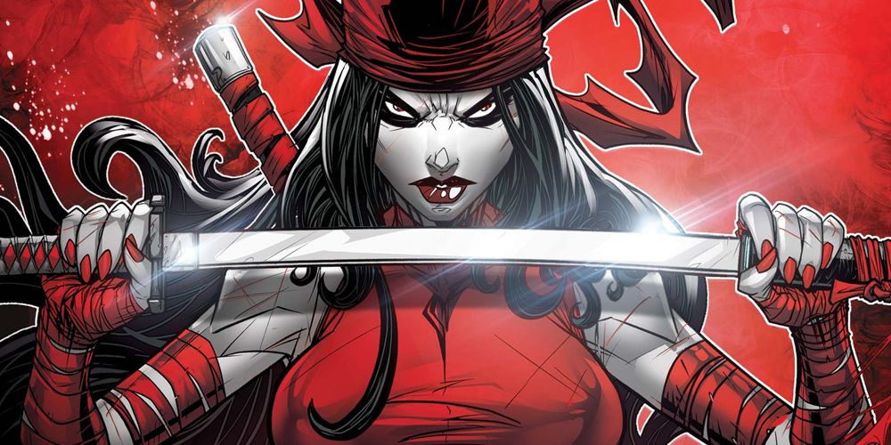 Elektra desenvaina su espada