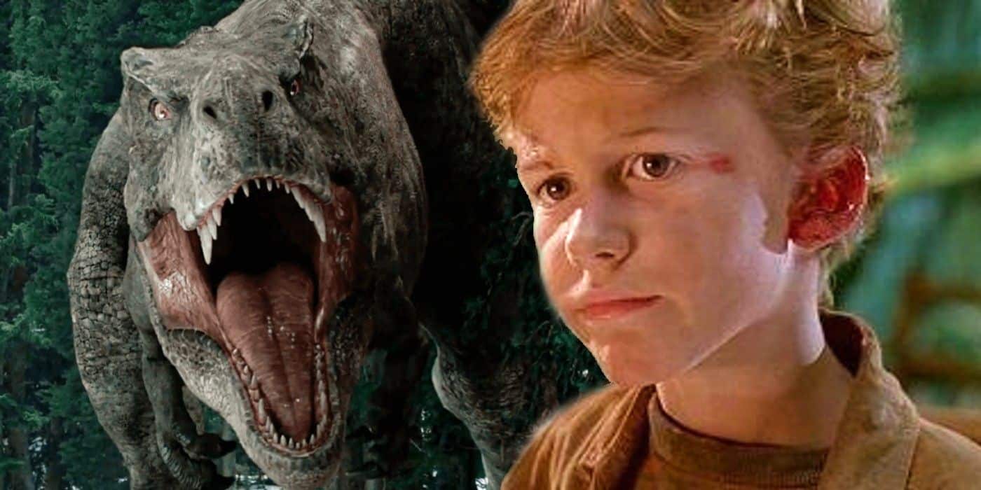 Tim Murphy (Joseph Mazzello) en Jurassic Park con el Jurassic World T-Rex.