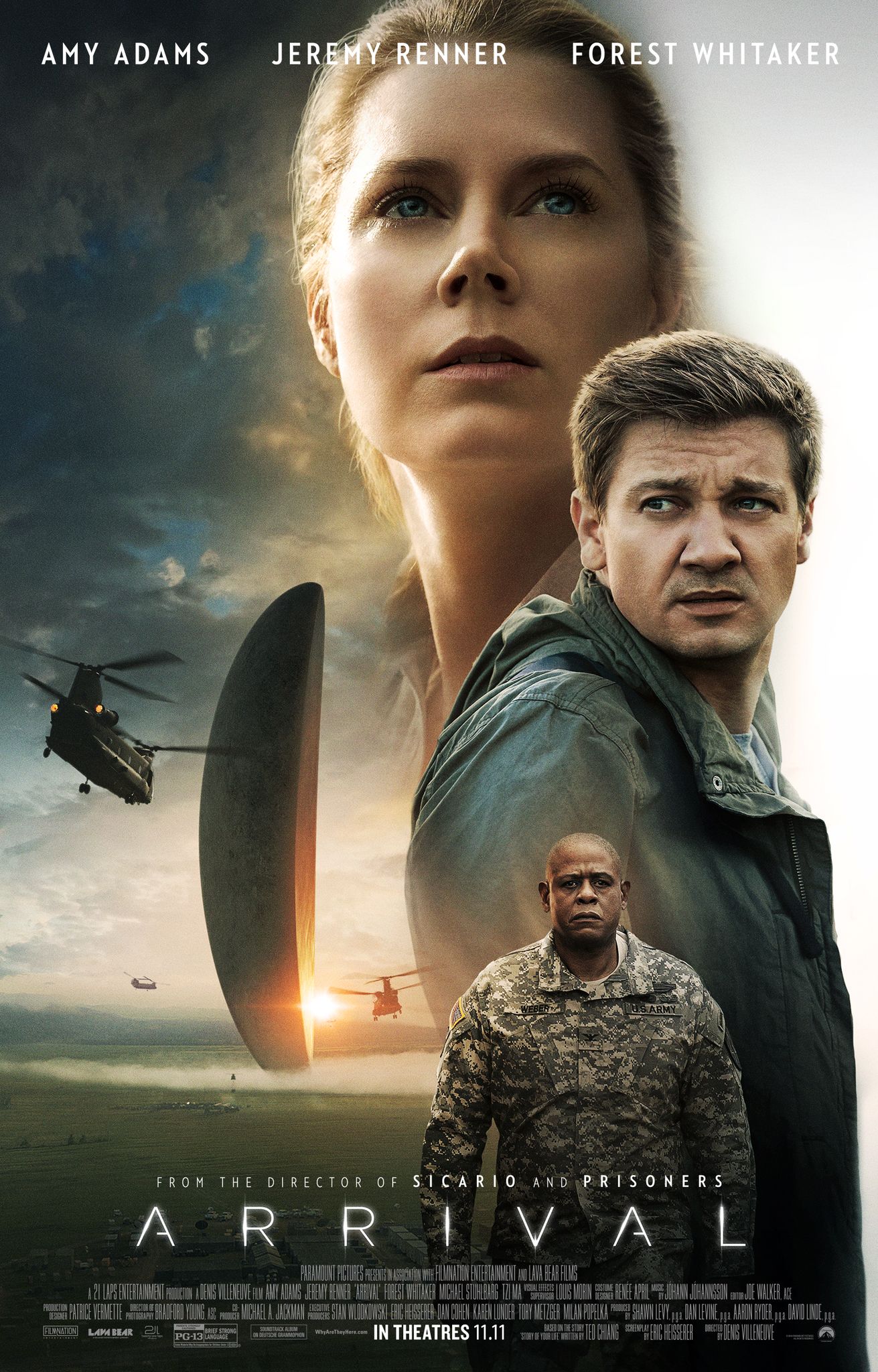 Amy Adams, Jeremy Rener y Forest Whitaker posan en el póster de la película Arrival