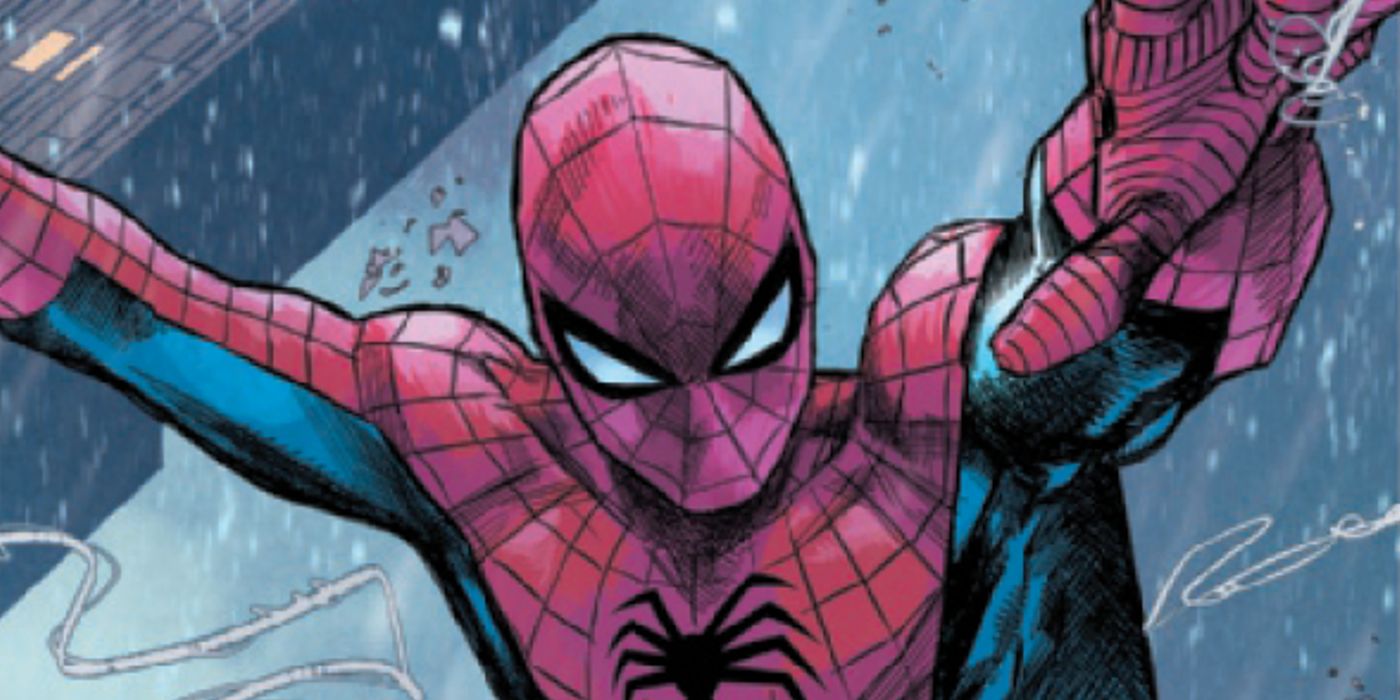 el actual Ultimate Spider-Man balanceándose bajo la lluvia con su traje rojo y azul