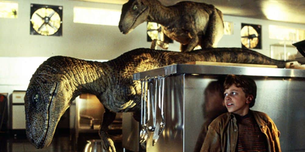 Velociraptors cazando en la cocina de Jurassic Park