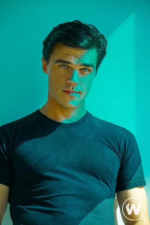 Finn Wittrock comparte su opinión sobre la cancelación de la serie Green Lantern.