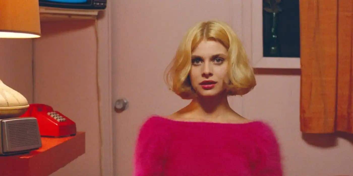 Nastassja Kinski lleva un suéter rosa en París Texas