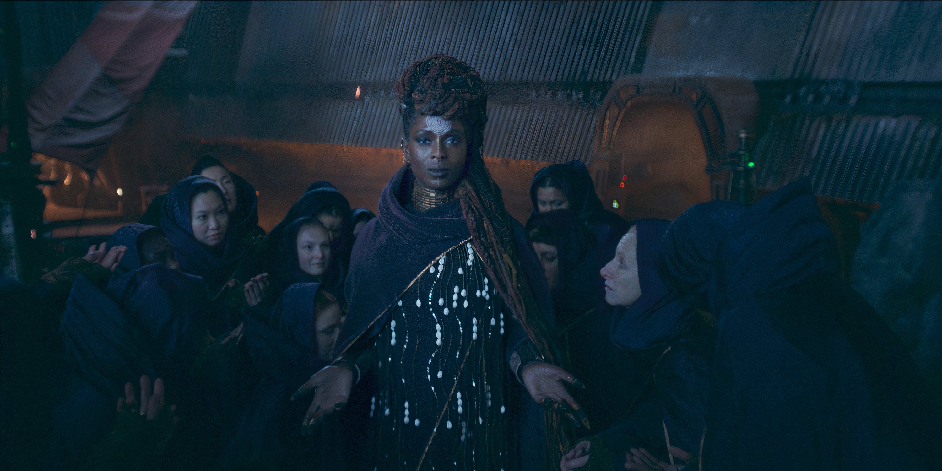 La Madre Aniseya canta con su aquelarre de brujas en The Acolyte Episodio 3