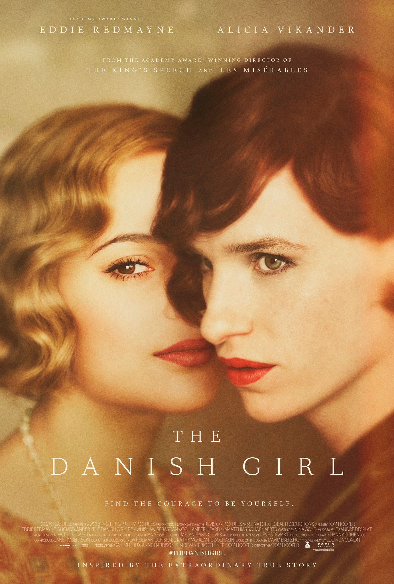 Alicia Vikander como Gerda Wegener y Eddie Redmayne como Lili Elbe están en la portada de The Danish Girl.