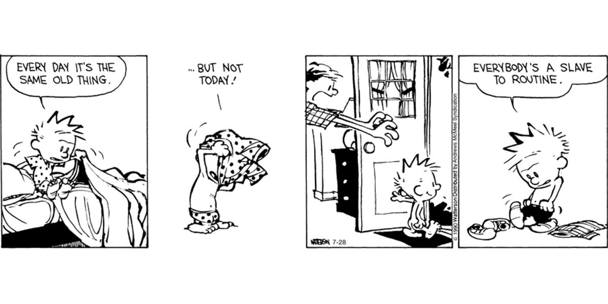 Calvin intenta salir desnudo de casa antes de que su madre lo detenga en Calvin & Hobbes.