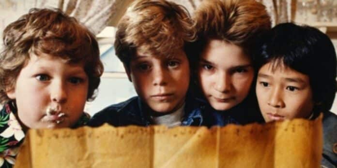 Los Goonies descubren el mapa de Willy el Tuerto