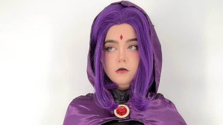 Staryuuki tiene el disfraz perfecto para Halloween, su cosplay de Raven de DC Comics