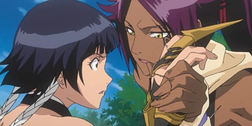 Yoruichi stops Soi Fon's attack in Bleach