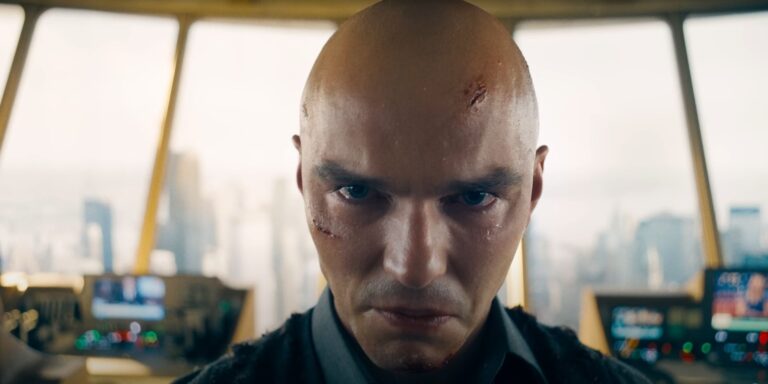 Nicholas Hoult de Superman 2025 está molesto y magullado como Lex Luthor