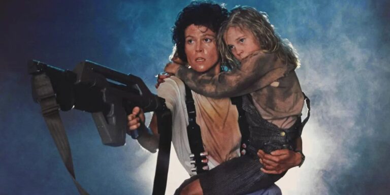 Sigourney Weaver como Ellen Ripley y Carrie Henn como Rebecca
