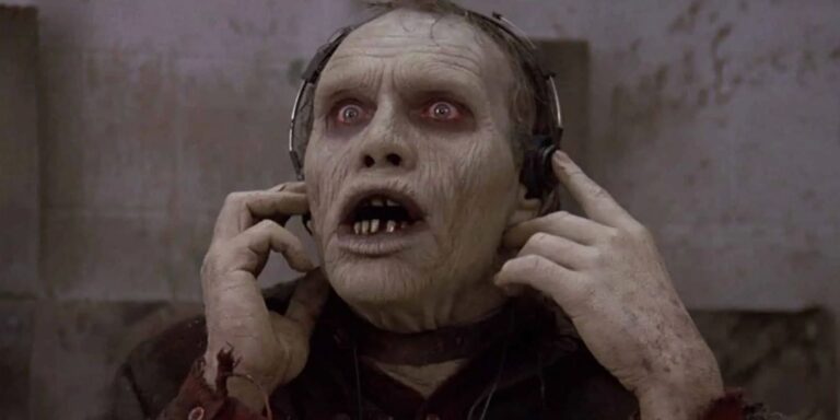 A 50 -year -old cult horror film with two Hollywood legends obtains a new catch