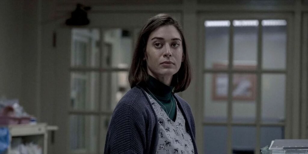 Lizzy Caplan como joven Annie Wilkes en Castle Rock Season 2