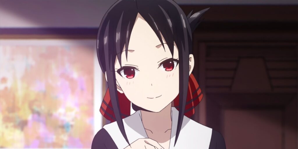 Kaguya Shinomiya sonríe sinceramente en Kaguya-sama: el amor es la guerra.