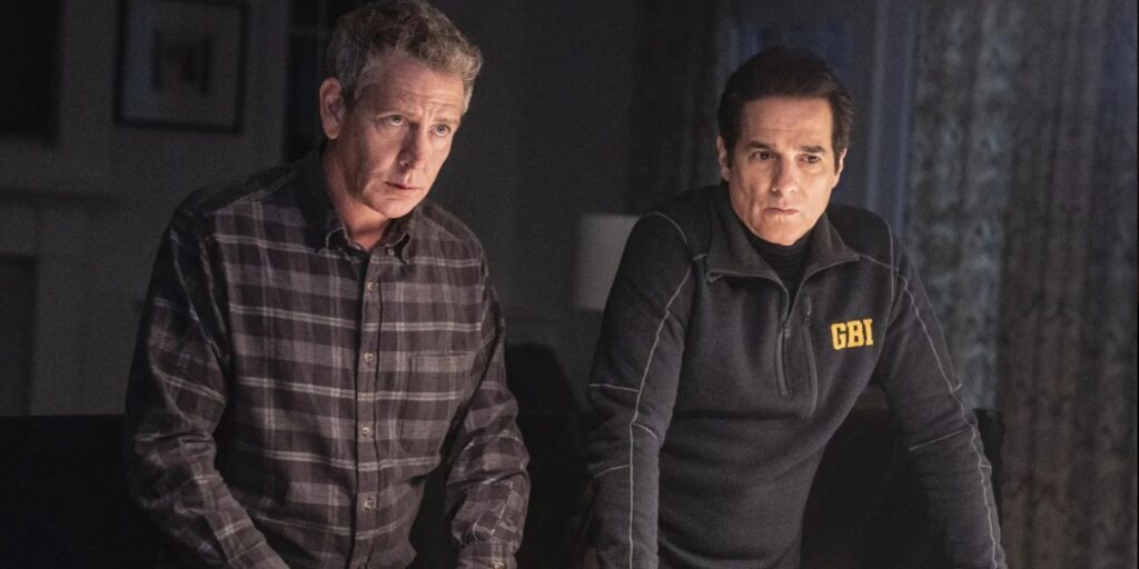 Ralph y Yunis Slo se encuentran uno al lado del otro