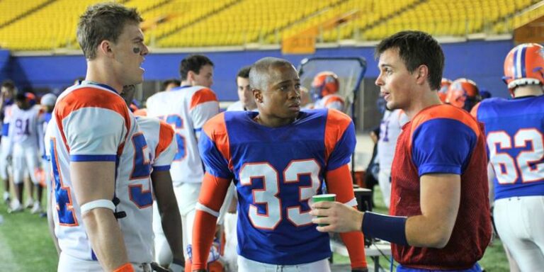 How Alan Ritchson helped Sam Jones from Smallville during his visit to his prison